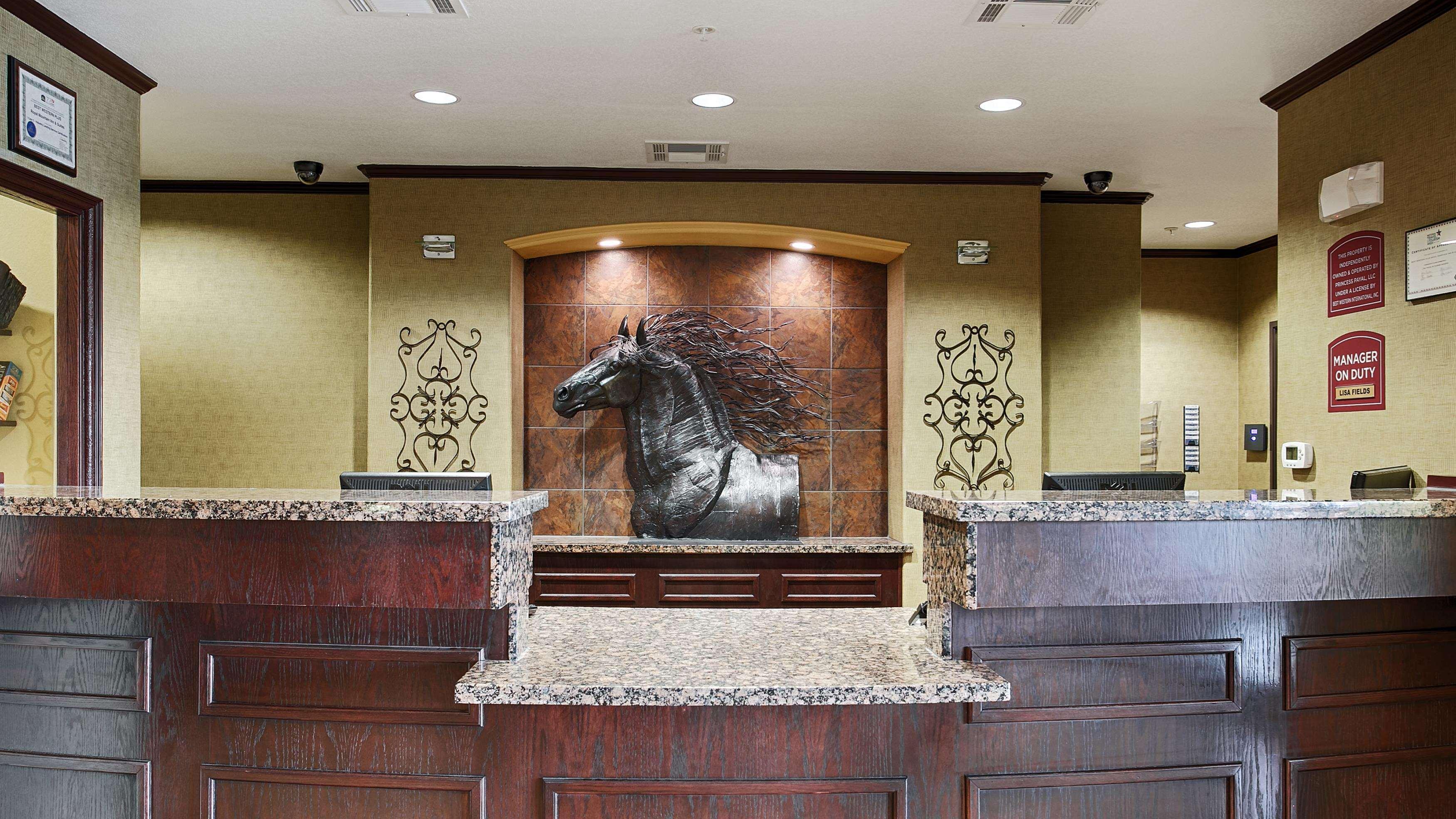 Best Western Plus Royal Mountain Inn & Suites Athens Eksteriør bilde