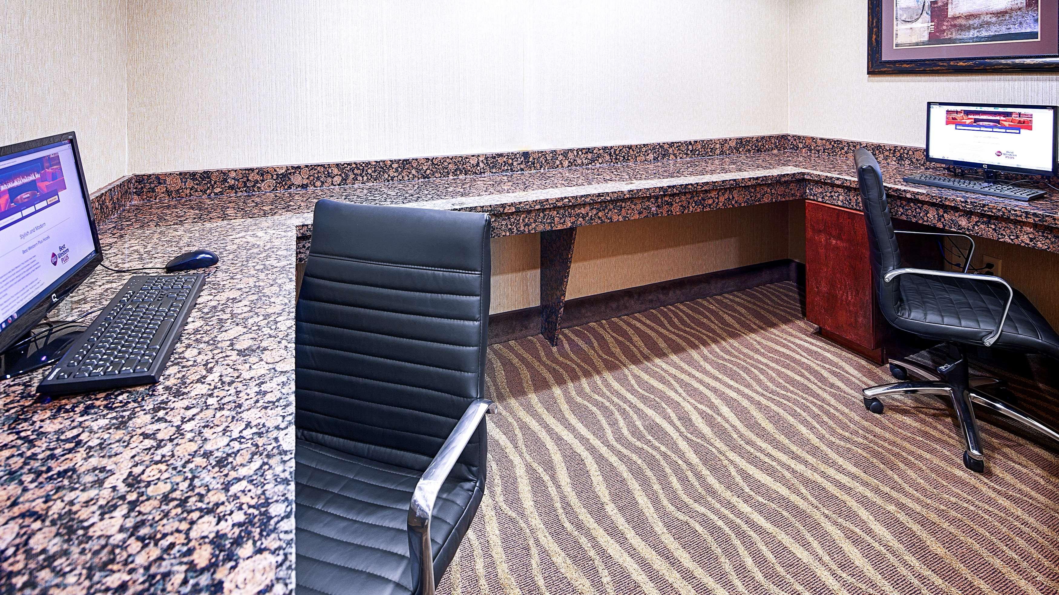 Best Western Plus Royal Mountain Inn & Suites Athens Eksteriør bilde