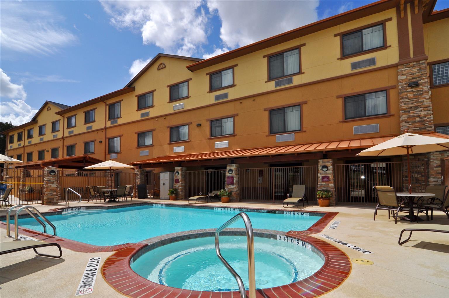 Best Western Plus Royal Mountain Inn & Suites Athens Eksteriør bilde